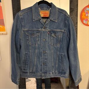 LEVI’s Men's Trucker Denim Jacket Med-Stonewash (72334-0130) Medium/M NWT!